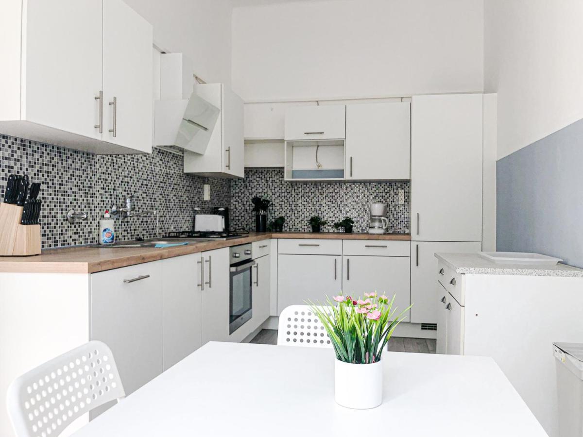 Commodious 2Br Apt. Near Akh-Perfect For Groups Wien Ngoại thất bức ảnh