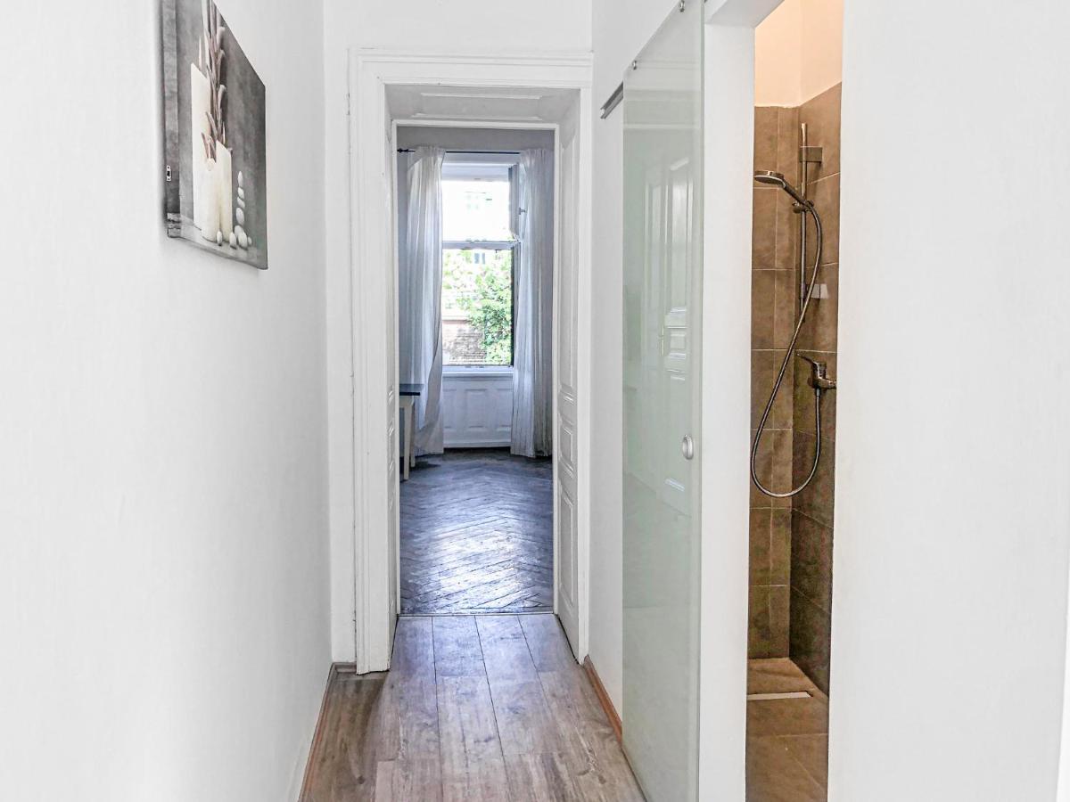 Commodious 2Br Apt. Near Akh-Perfect For Groups Wien Ngoại thất bức ảnh